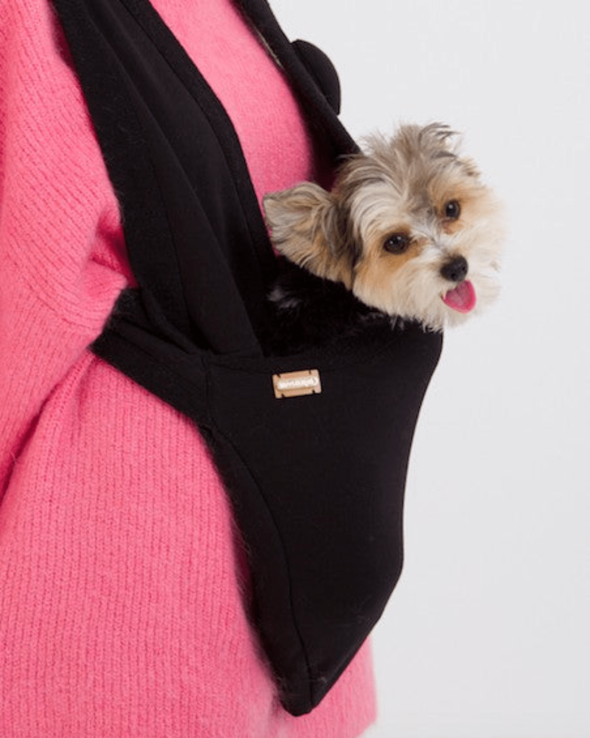 Carry Your Heart Kangaroo Black - Moshiqa Store