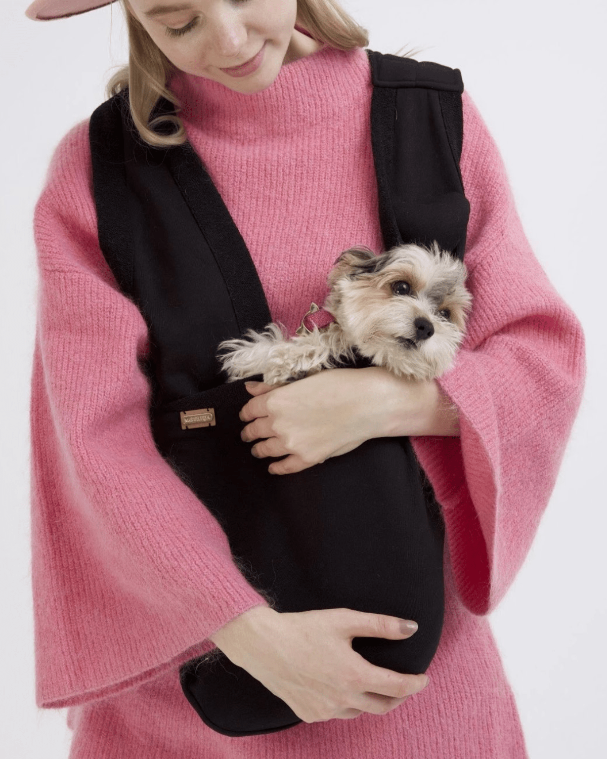 Carry Your Heart Kangaroo Black - Moshiqa Store